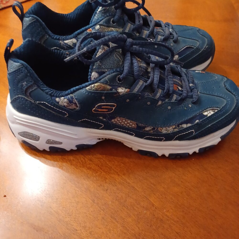 Like New Skechers DeLites Navy Suede Lace Up Shoes 8M